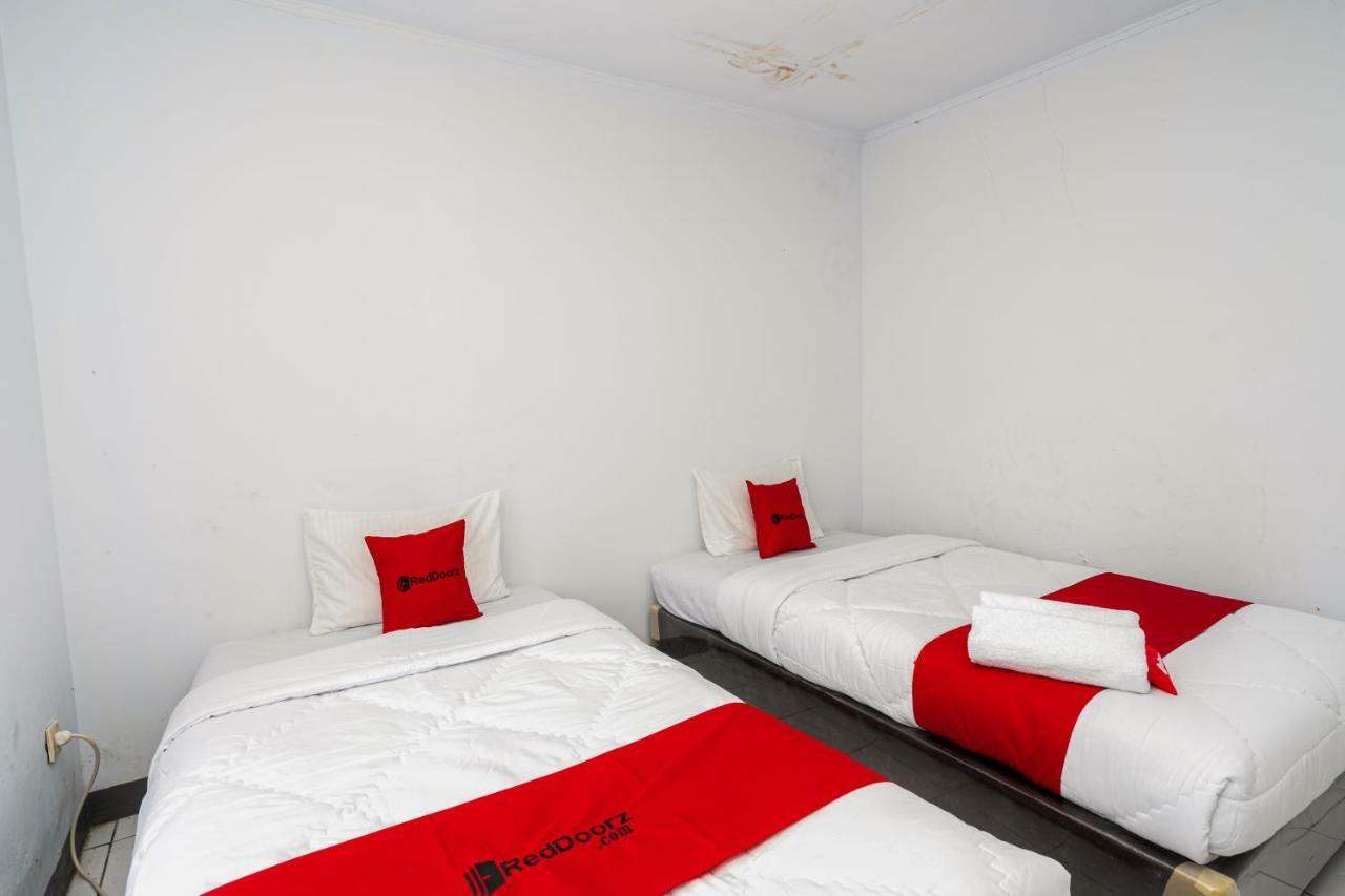 Reddoorz Syariah Near Rsud Cimacan Bogor Exteriör bild